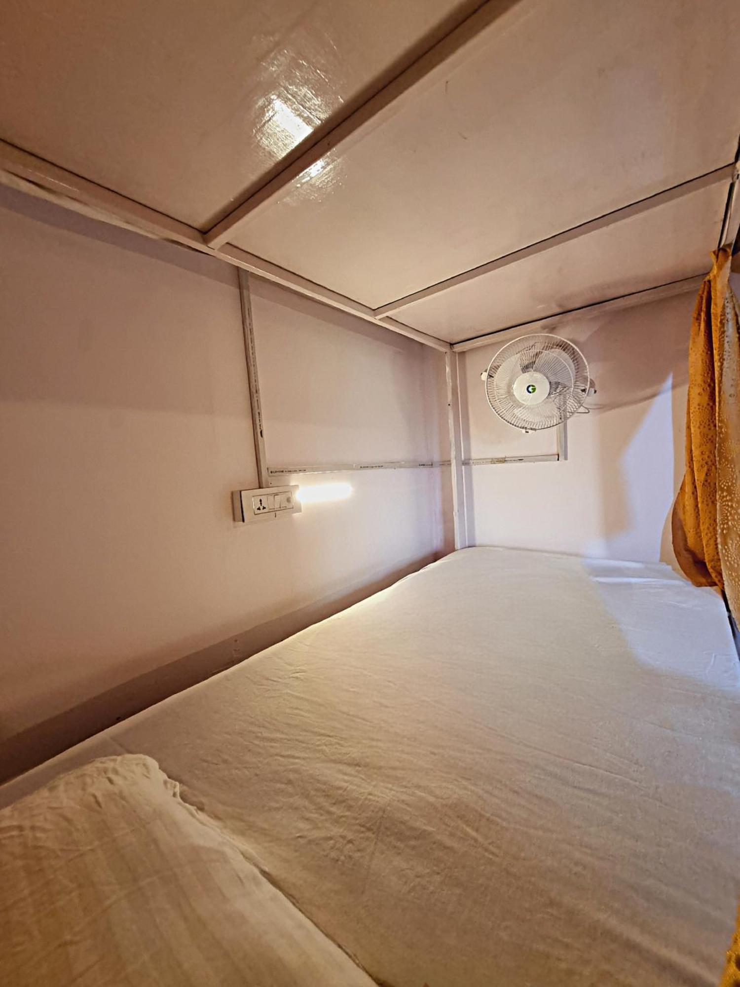 Landlopers Hostel ริชิเคช ภายนอก รูปภาพ
