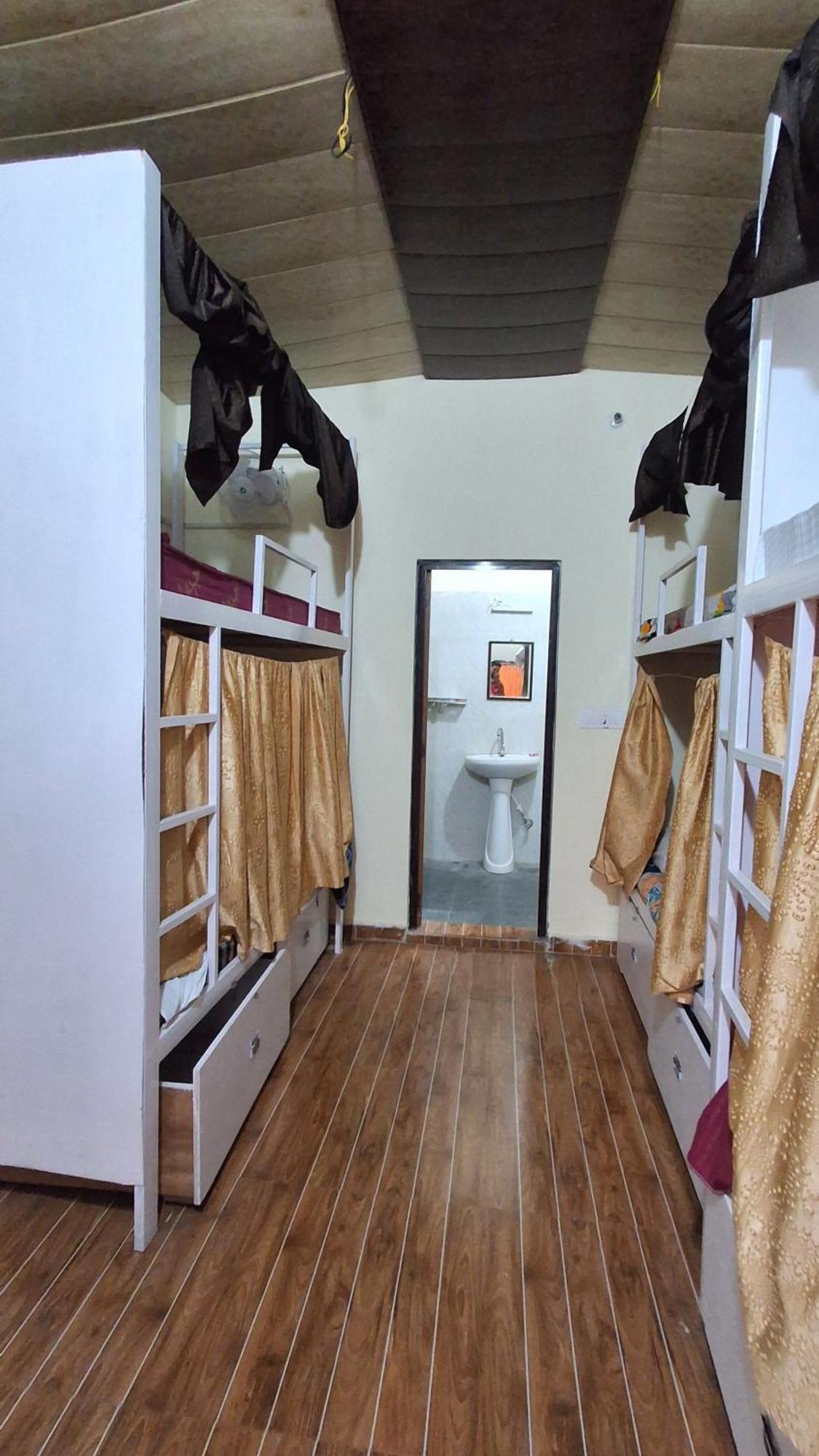 Landlopers Hostel ริชิเคช ภายนอก รูปภาพ